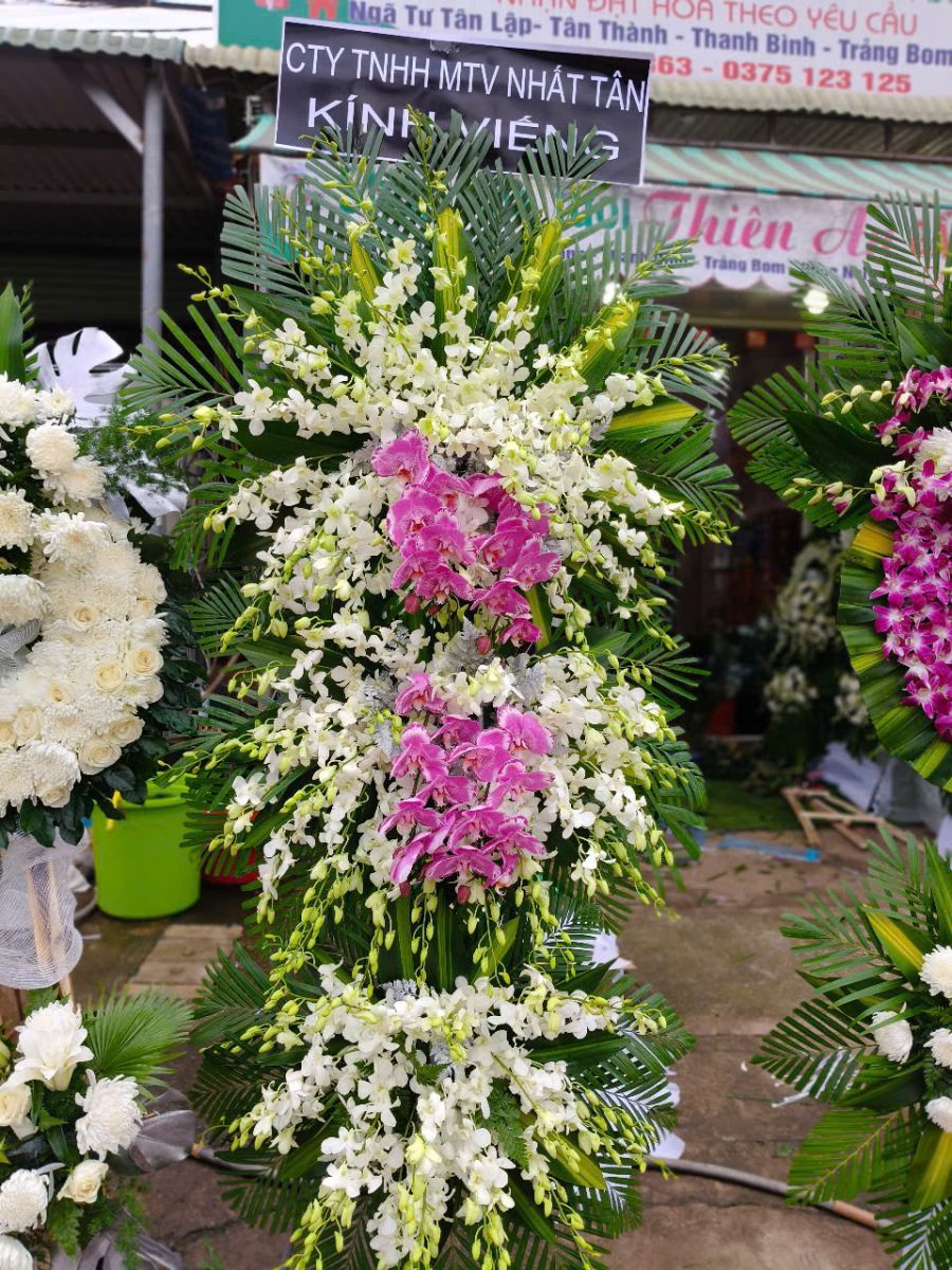 Lẵng hoa viếng