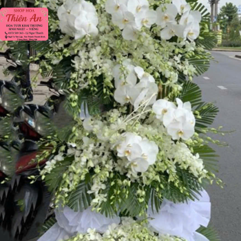 Lẵng Hoa Viếng Mẫu 8
